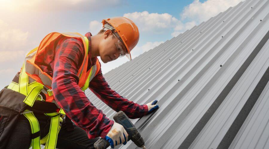 Professional gutter cleaning in Norwood, PA